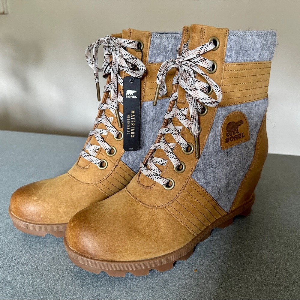 Sorel Lexi Wedge Boots - Irregular Please See Photos